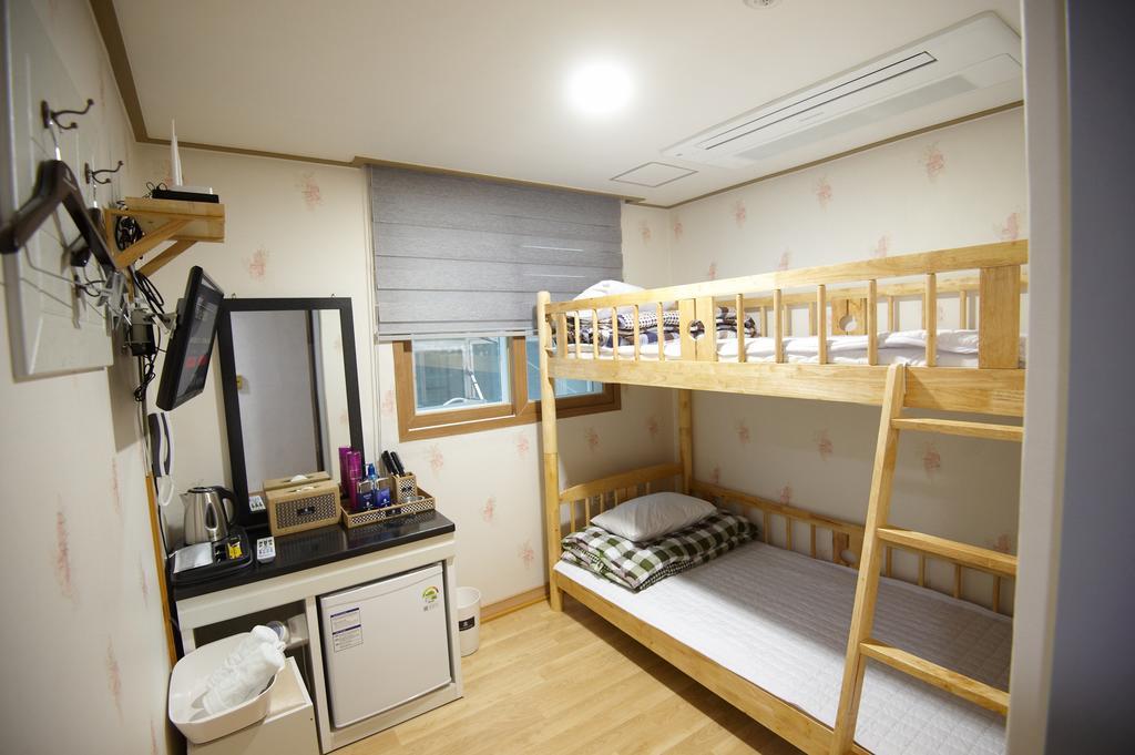 Dorcas Tourist Hostel Tongyeong Εξωτερικό φωτογραφία