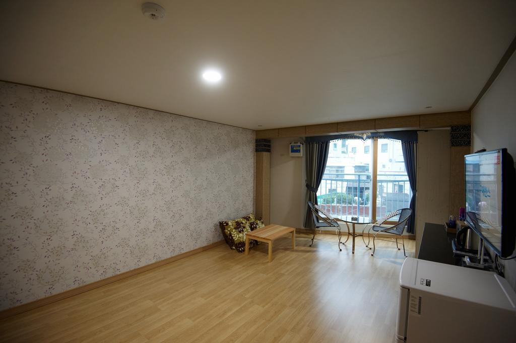 Dorcas Tourist Hostel Tongyeong Εξωτερικό φωτογραφία