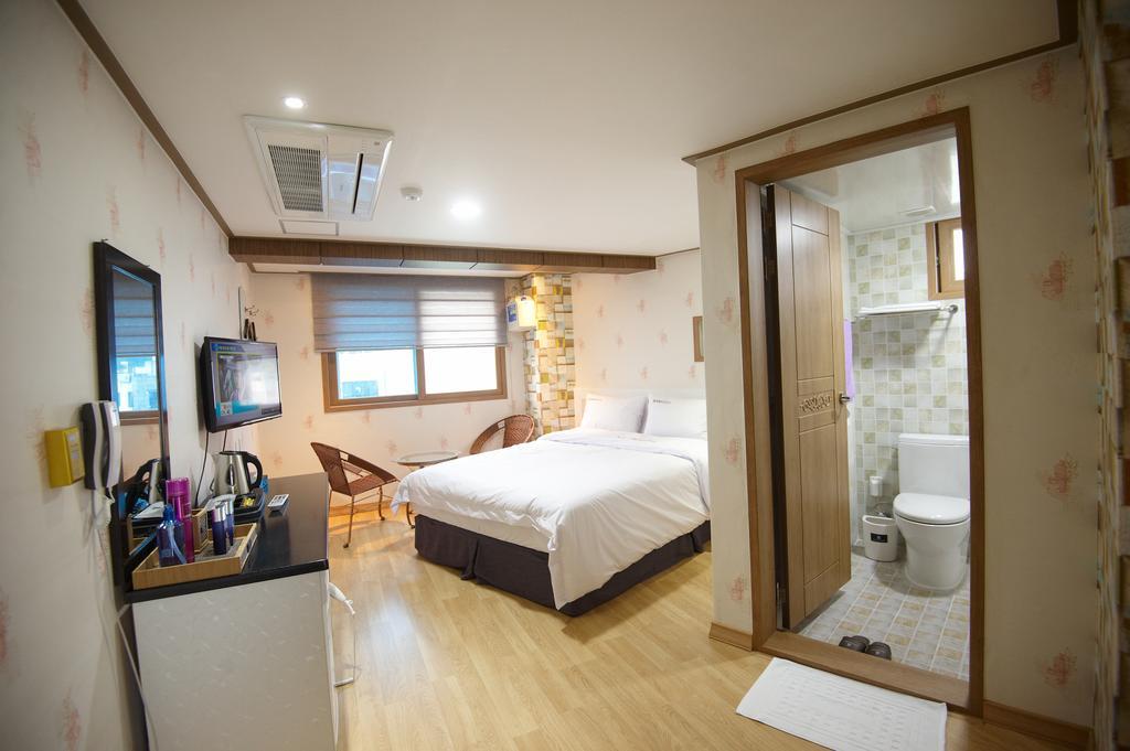 Dorcas Tourist Hostel Tongyeong Εξωτερικό φωτογραφία